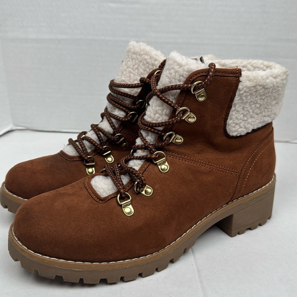 Woman's St. Johns Bay Brown Suede Sherpa Lace Up Winter Hiker Boots size 10
